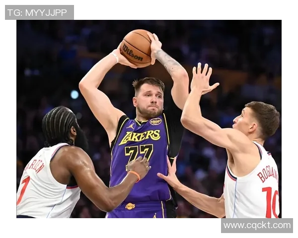 球迷炸锅:东契奇这一行为引热议! 球迷炸锅:东契奇这一行为引热议!