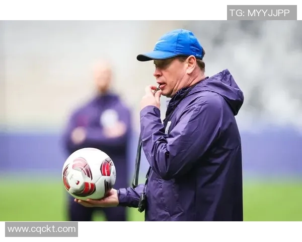 足球战术解读：防守反击与高位压迫的利弊